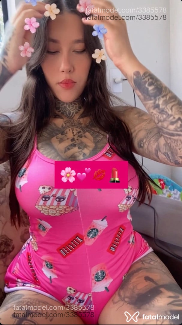 Acompanhante mulher com cabelo castanho de olhos castanhos em Virtual - Morgana