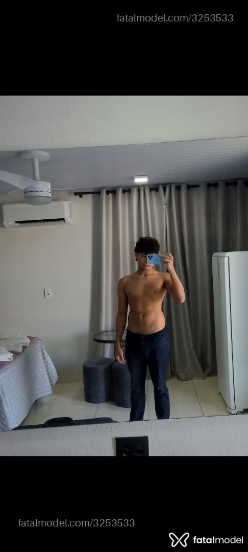 Acompanhante homem com cabelo castanho de olhos castanhos em Uberlândia - Noah Castro