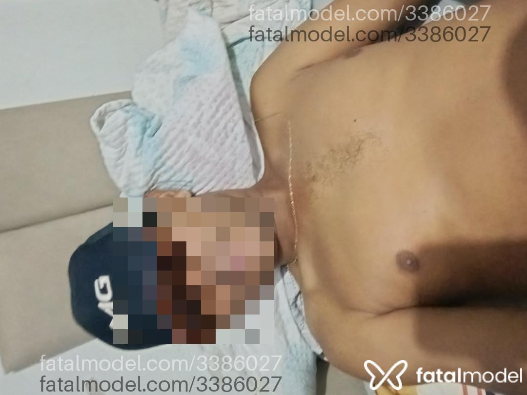 Acompanhante homem com cabelo castanho de olhos castanhos em Virtual - Pedro