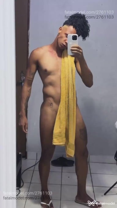 Acompanhante homem morena (o) de olhos pretos - Akyno Acompanhante homem morena (o) de olhos pretos - Akyno
