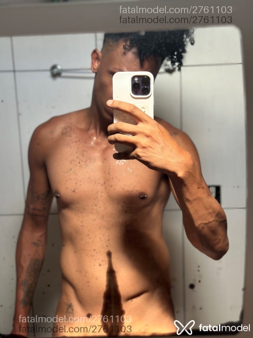 Acompanhante homem morena (o) de olhos pretos em Salvador - Akyno