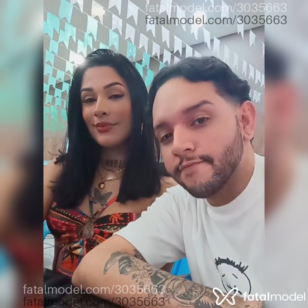 Acompanhante mulher trans morena (o) de olhos pretos em Virtual - Laura