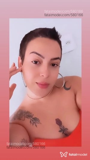 Acompanhante mulher trans morena (o) de olhos castanhos em Passos - Luana