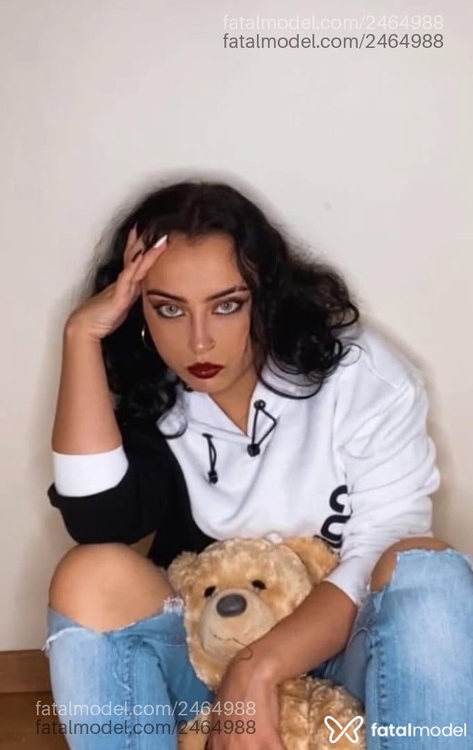 Acompanhante mulher morena (o) de olhos castanhos - Catrina Savarro
