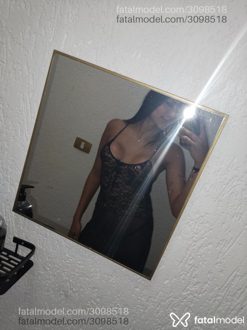 Acompanhante mulher trans com cabelo castanho de olhos castanhos em Mogi das Cruzes - Scarlet