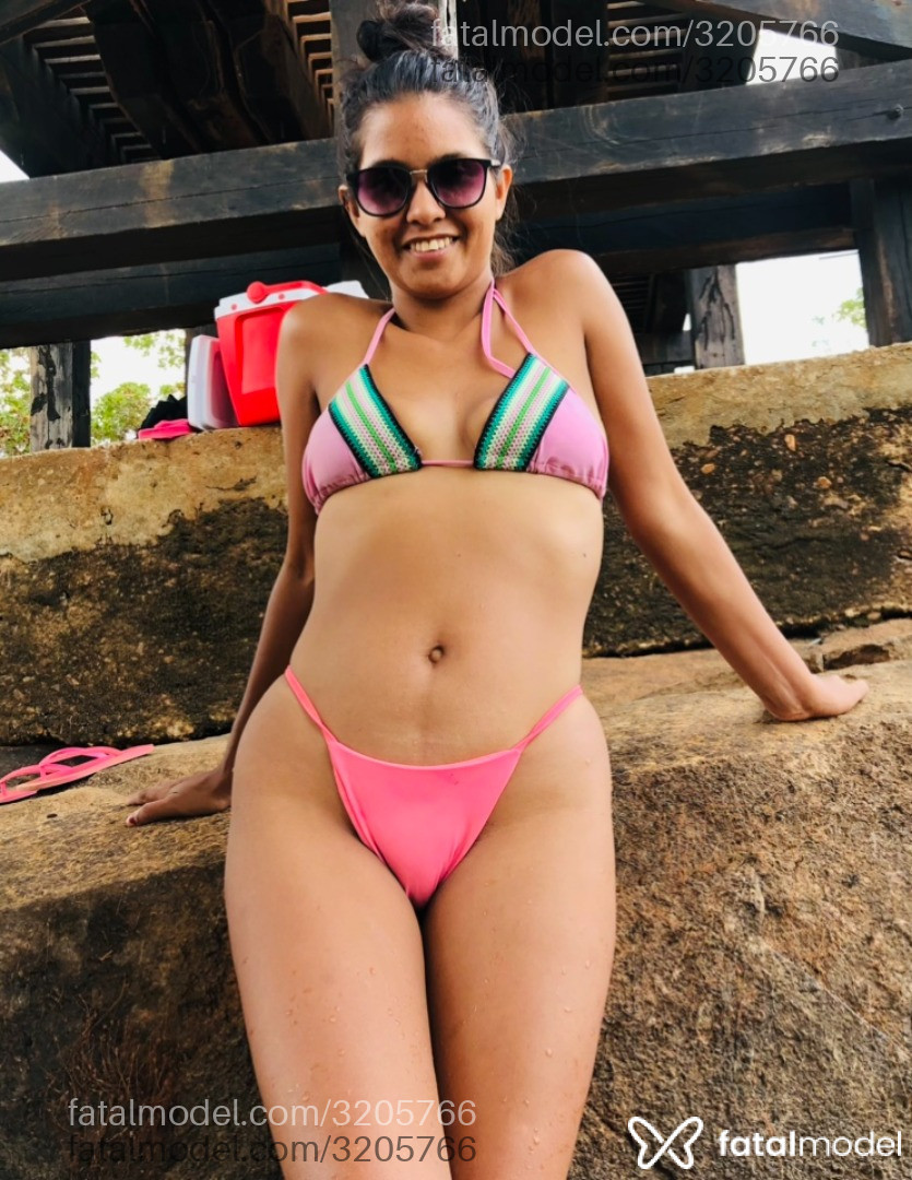 Acompanhante mulher morena (o) de olhos mel em Virtual - Ana Maciel