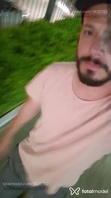 Acompanhante homem com cabelo castanho de olhos castanhos - Victor Acompanhante homem com cabelo castanho de olhos castanhos - Victor