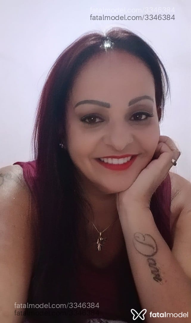 Acompanhante mulher ruiva (o) de olhos verdes em João Pinheiro - Morena