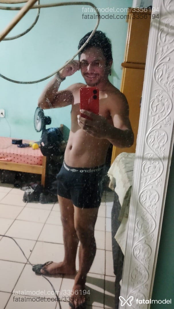 Acompanhante homem com cabelo castanho de olhos castanhos em Rio Branco - Neres