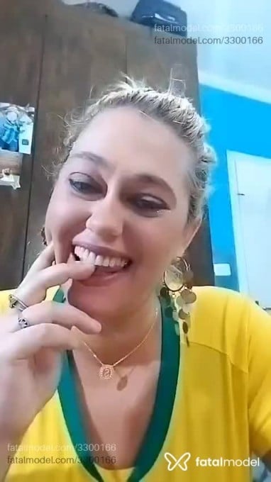 Acompanhante mulher loira (o) de olhos mel - Luaaa Acompanhante mulher loira (o) de olhos mel - Luaaa