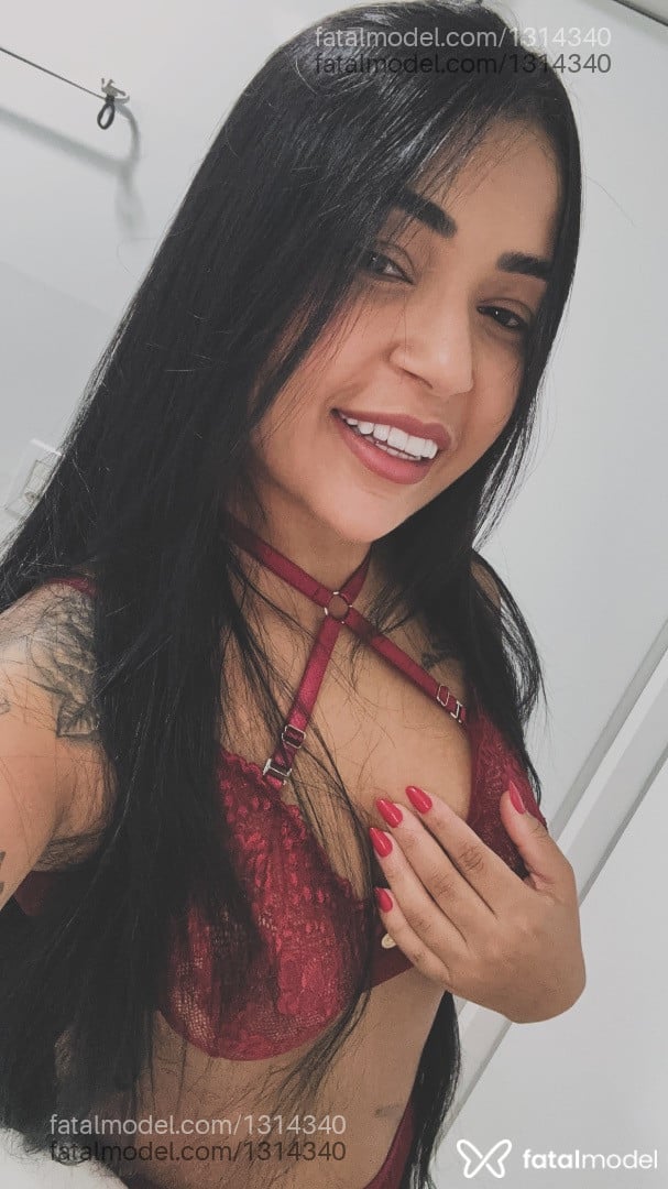 Acompanhante mulher morena (o) de olhos pretos em Jussara - Mikaella