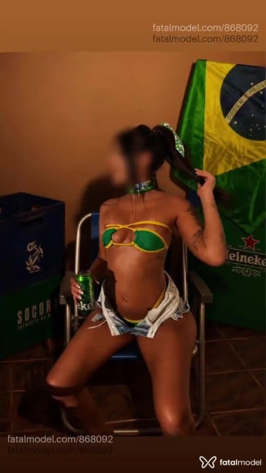 Acompanhante mulher morena (o) de olhos castanhos em Três Corações - Beatriz maya