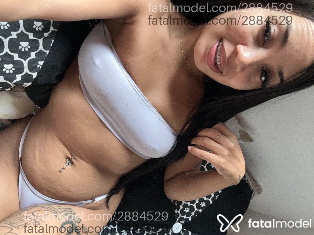 Acompanhante mulher morena (o) de olhos pretos - Vitória Acompanhante mulher morena (o) de olhos pretos - Vitória