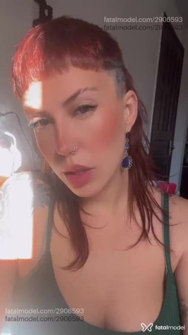 Acompanhante mulher ruiva (o) de olhos castanhos - Antonella Acompanhante mulher ruiva (o) de olhos castanhos - Antonella