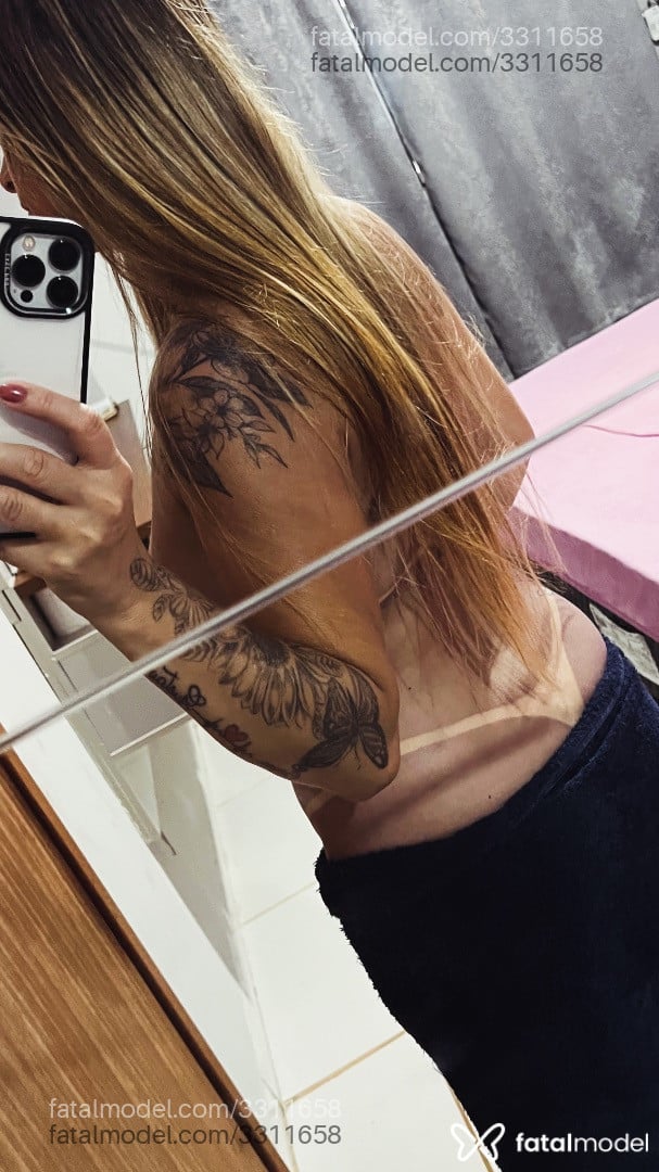 Acompanhante mulher loira (o) de olhos castanhos em Palmeiras de Goiás - Camila Oliveira