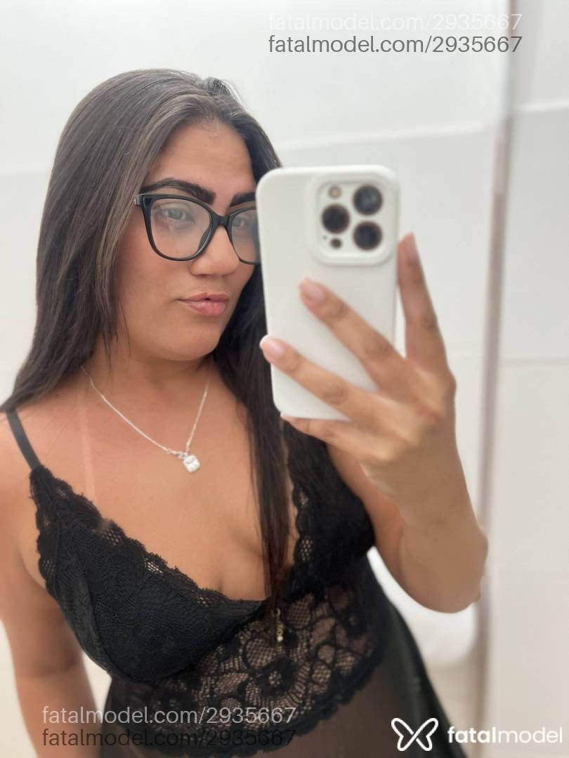 Acompanhante mulher morena (o) de olhos castanhos - Ariela