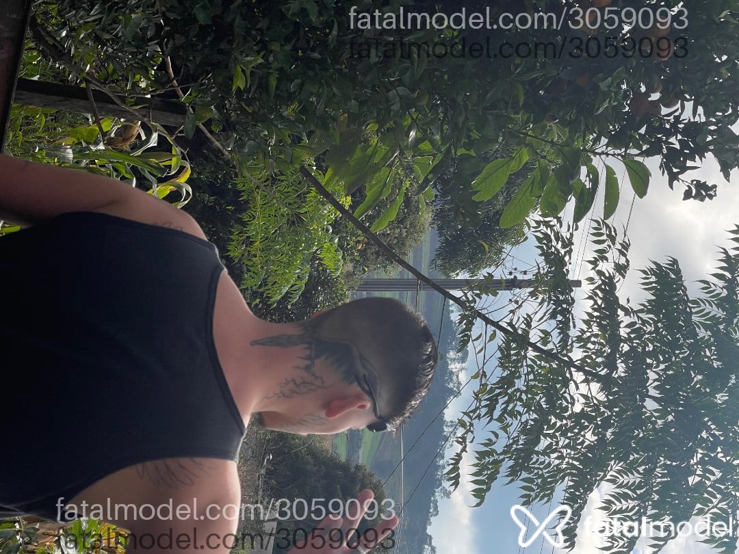 Acompanhante homem loira (o) de olhos verdes em Curitiba - Tatuadodotado