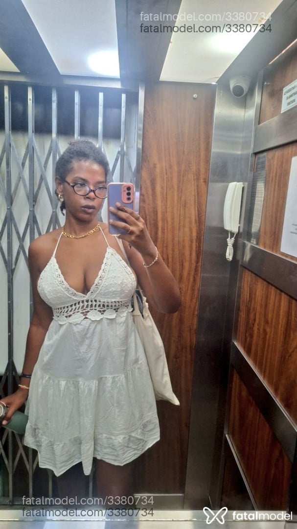 Acompanhante mulher com cabelo castanho de olhos castanhos em Rio de Janeiro - Lia