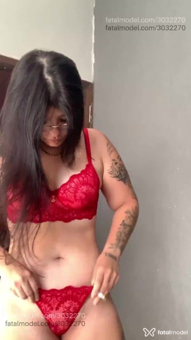 Acompanhante mulher morena (o) de olhos castanhos - Mikaela Yuna Acompanhante mulher morena (o) de olhos castanhos - Mikaela Yuna
