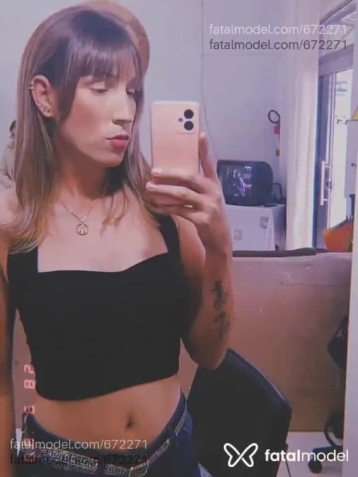 Acompanhante mulher trans com cabelo castanho de olhos castanhos em Rinópolis Acompanhante mulher trans com cabelo castanho de olhos castanhos em Rinópolis - Sophia