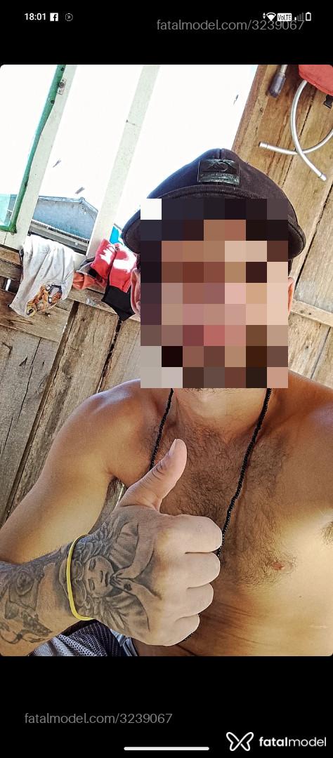 Acompanhante homem com cabelo castanho de olhos castanhos - Rmm