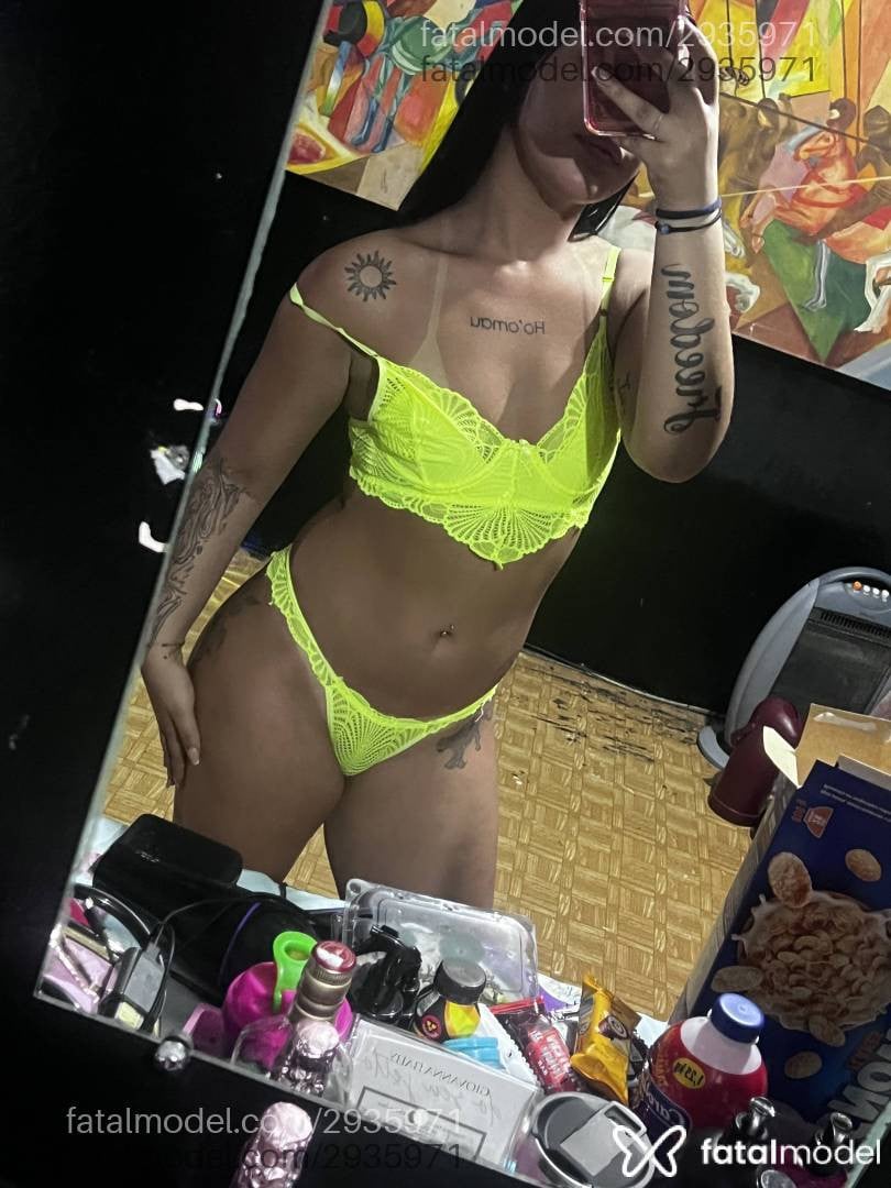 Acompanhante mulher morena (o) de olhos castanhos - Tina