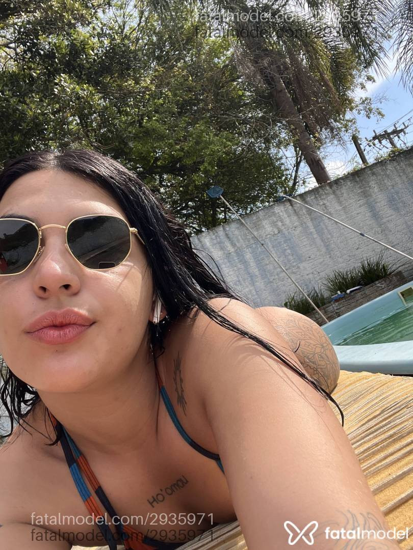 Acompanhante mulher morena (o) de olhos castanhos - Tina