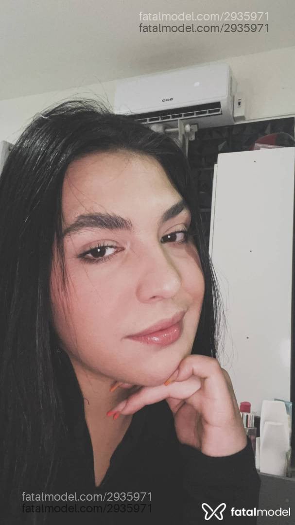 Acompanhante mulher morena (o) de olhos castanhos em Pelotas - Tina