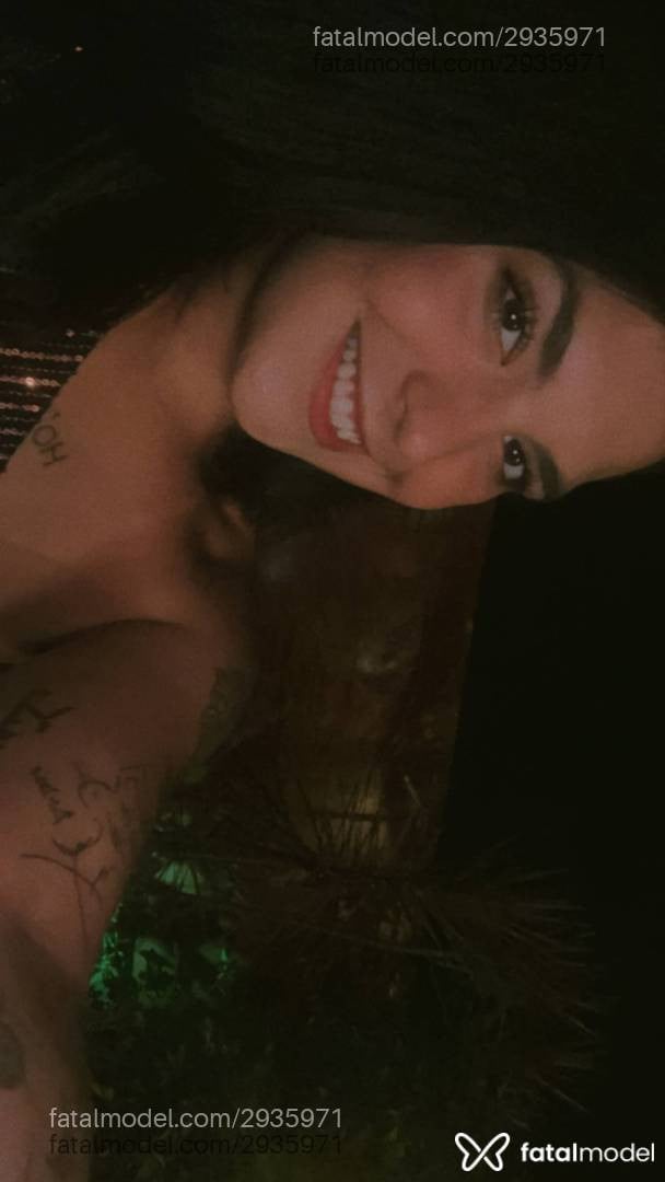 Acompanhante mulher morena (o) de olhos castanhos - Tina