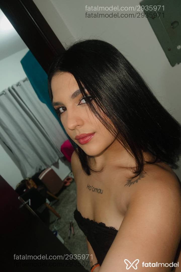 Acompanhante mulher morena (o) de olhos castanhos - Tina