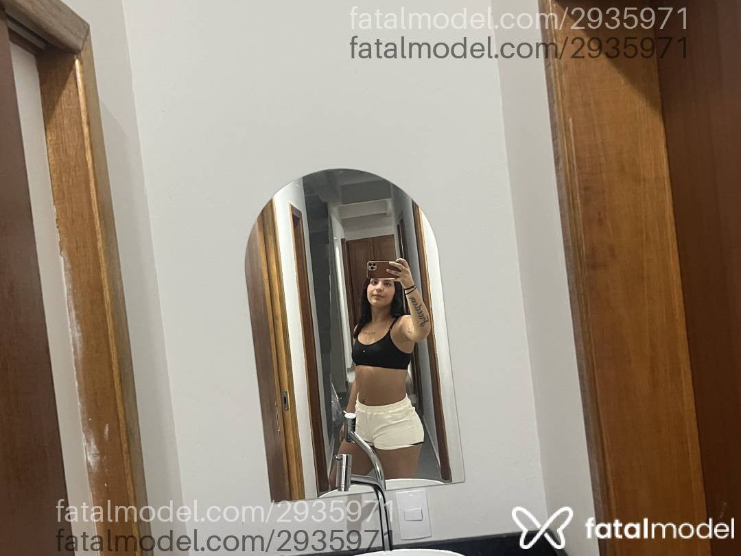 Acompanhante mulher morena (o) de olhos castanhos em Pelotas - Tina