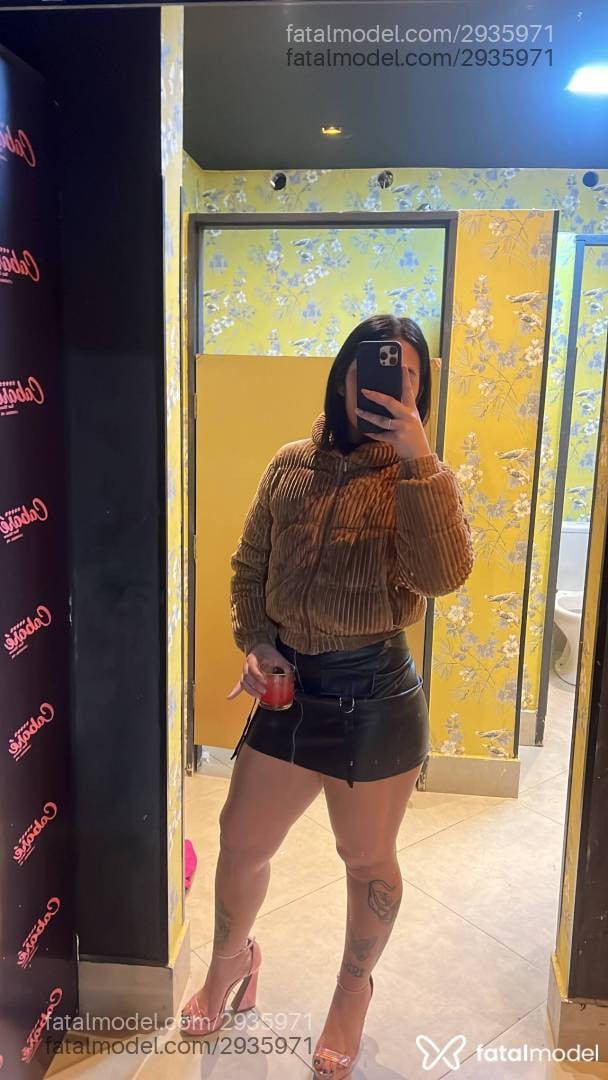 Acompanhante mulher morena (o) de olhos castanhos em Londrina - Tina