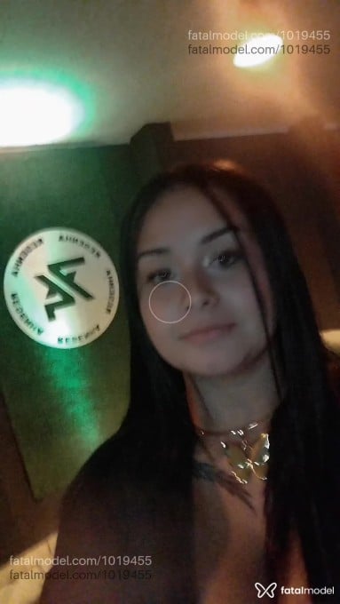 Acompanhante mulher morena (o) de olhos mel - Biaah