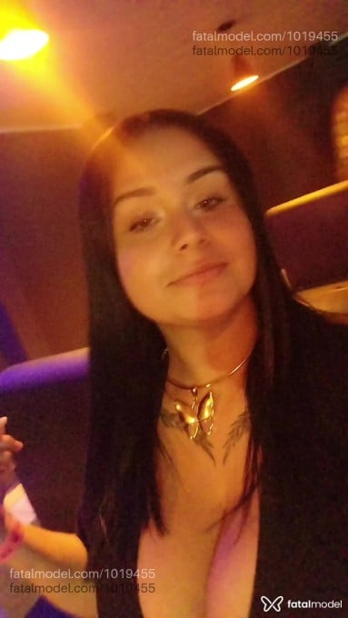 Acompanhante mulher morena (o) de olhos mel - Biaah