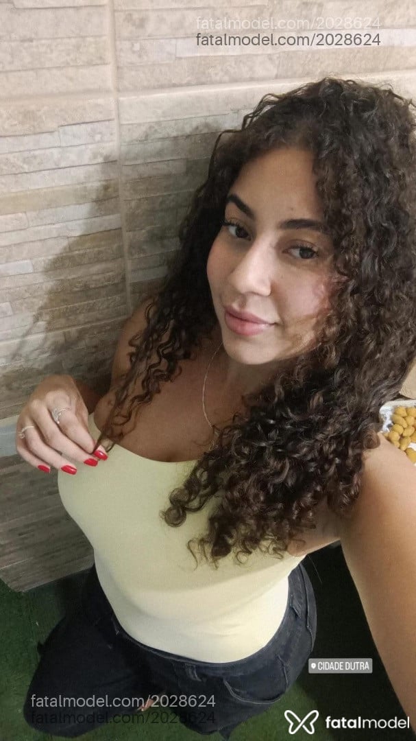 Acompanhante mulher com cabelo castanho de olhos castanhos em Uberaba - Yasmin