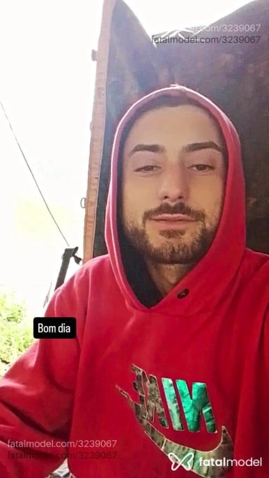 Acompanhante homem com cabelo castanho de olhos castanhos - Rmm
