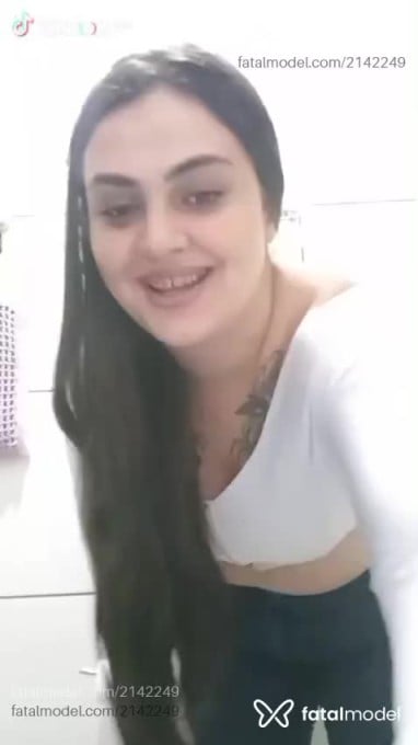 Acompanhante mulher com cabelo castanho de olhos azuis em Espigão D'oeste Acompanhante mulher com cabelo castanho de olhos azuis em Espigão D'oeste - Maria