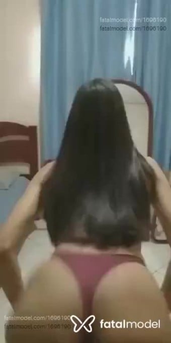 Acompanhante mulher trans com cabelo castanho de olhos castanhos em Irecê Acompanhante mulher trans com cabelo castanho de olhos castanhos em Irecê - Mirla Valentina