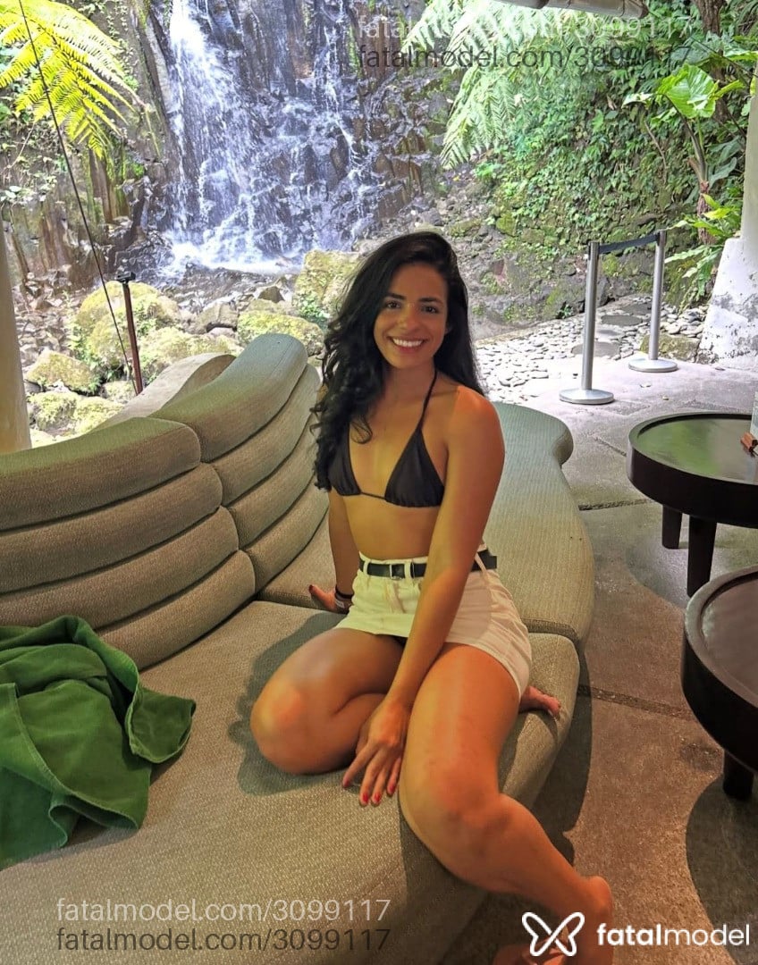 Acompanhante mulher morena (o) de olhos pretos - Safira Acompanhante mulher morena (o) de olhos pretos - Safira