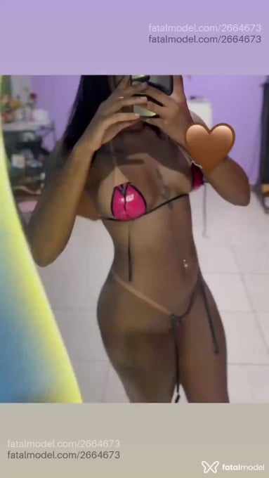 Acompanhante mulher morena (o) de olhos castanhos em Juína Acompanhante mulher morena (o) de olhos castanhos em Juína - Melina