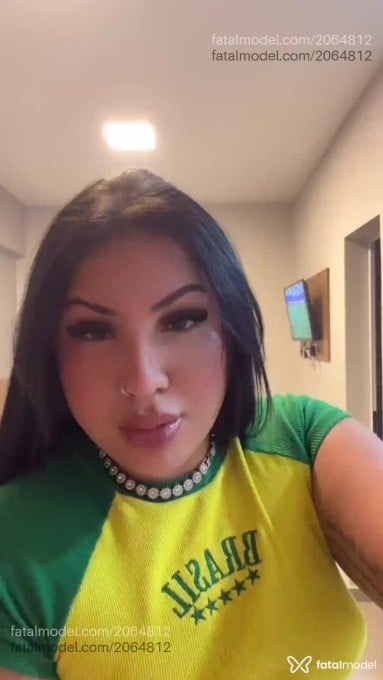 Acompanhante mulher morena (o) de olhos castanhos em Cotia - Mirella