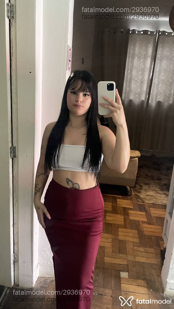 Acompanhante mulher morena (o) de olhos castanhos - Marina