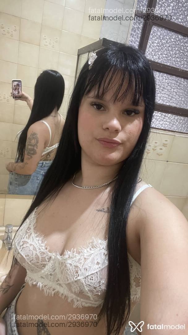 Acompanhante mulher morena (o) de olhos castanhos - Marina