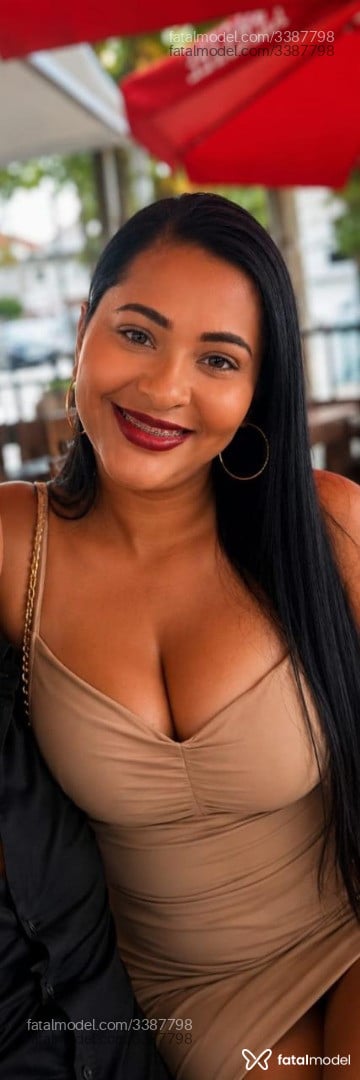 Acompanhante mulher morena (o) de olhos castanhos em Virtual Acompanhante mulher morena (o) de olhos castanhos em Virtual - Agatha