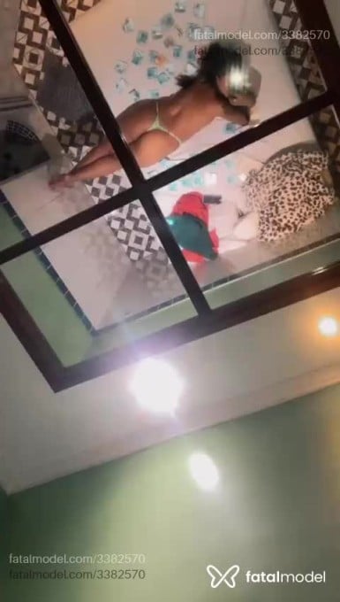 Acompanhante mulher morena (o) de olhos castanhos - Maya Muniz