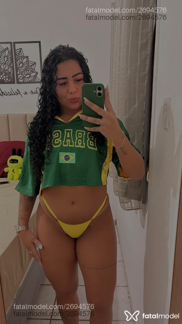 Acompanhante mulher morena (o) de olhos pretos em Vila Velha - Khailla