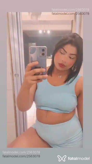 Acompanhante mulher morena (o) de olhos mel em Cotia Acompanhante mulher morena (o) de olhos mel em Cotia - Rhavenna
