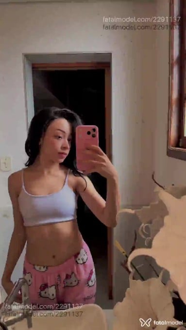Acompanhante mulher morena (o) de olhos castanhos em Belo Horizonte Acompanhante mulher morena (o) de olhos castanhos em Belo Horizonte - Melody Suzume