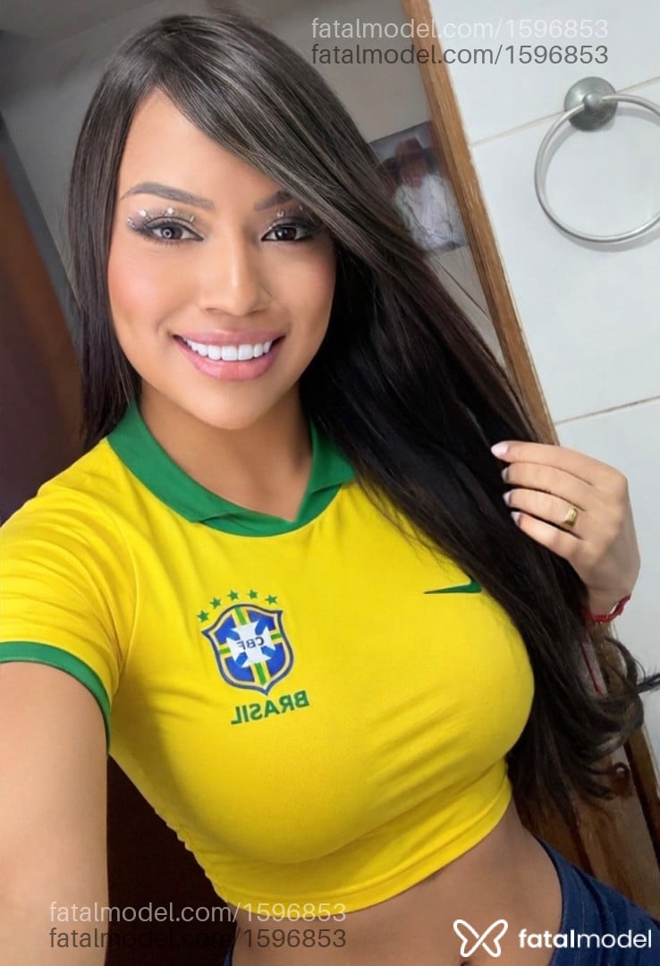 Acompanhante mulher com cabelo castanho de olhos castanhos em São Paulo - Paula Menezes