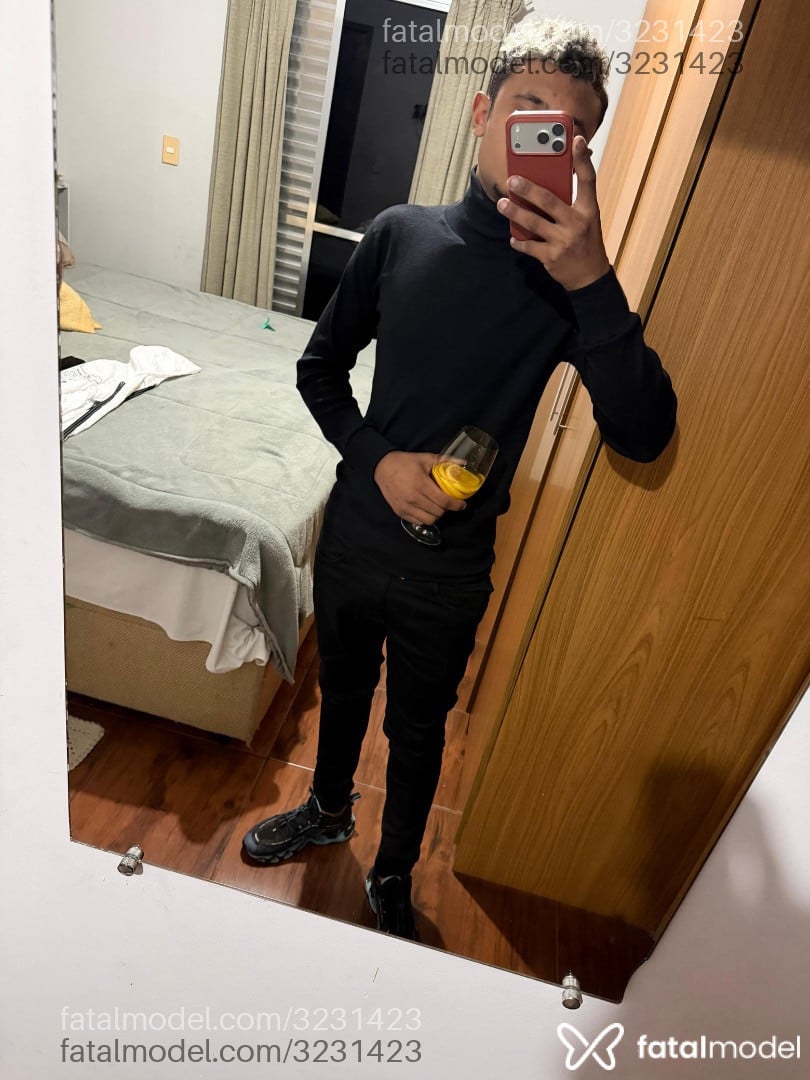 Acompanhante homem com cabelo castanho de olhos castanhos em São Paulo - Vinicius